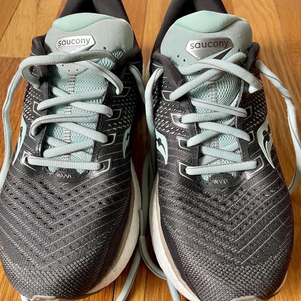 Saucony Triumph 18 6.5 Running Shoes Worn Twice